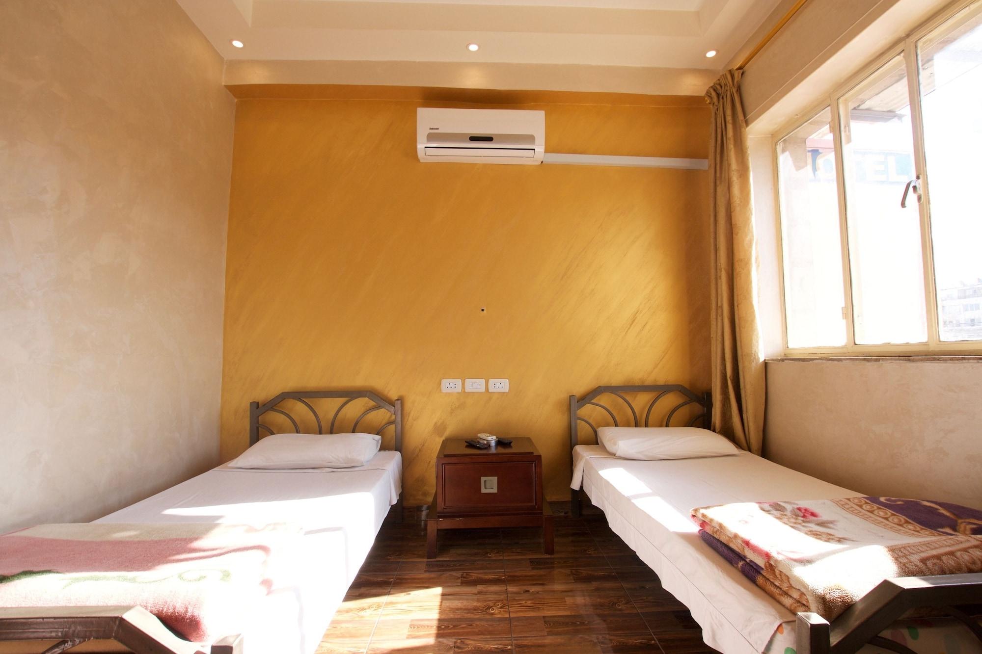 Sun Rise Hotel & Hostel & Tours Аман Екстериор снимка