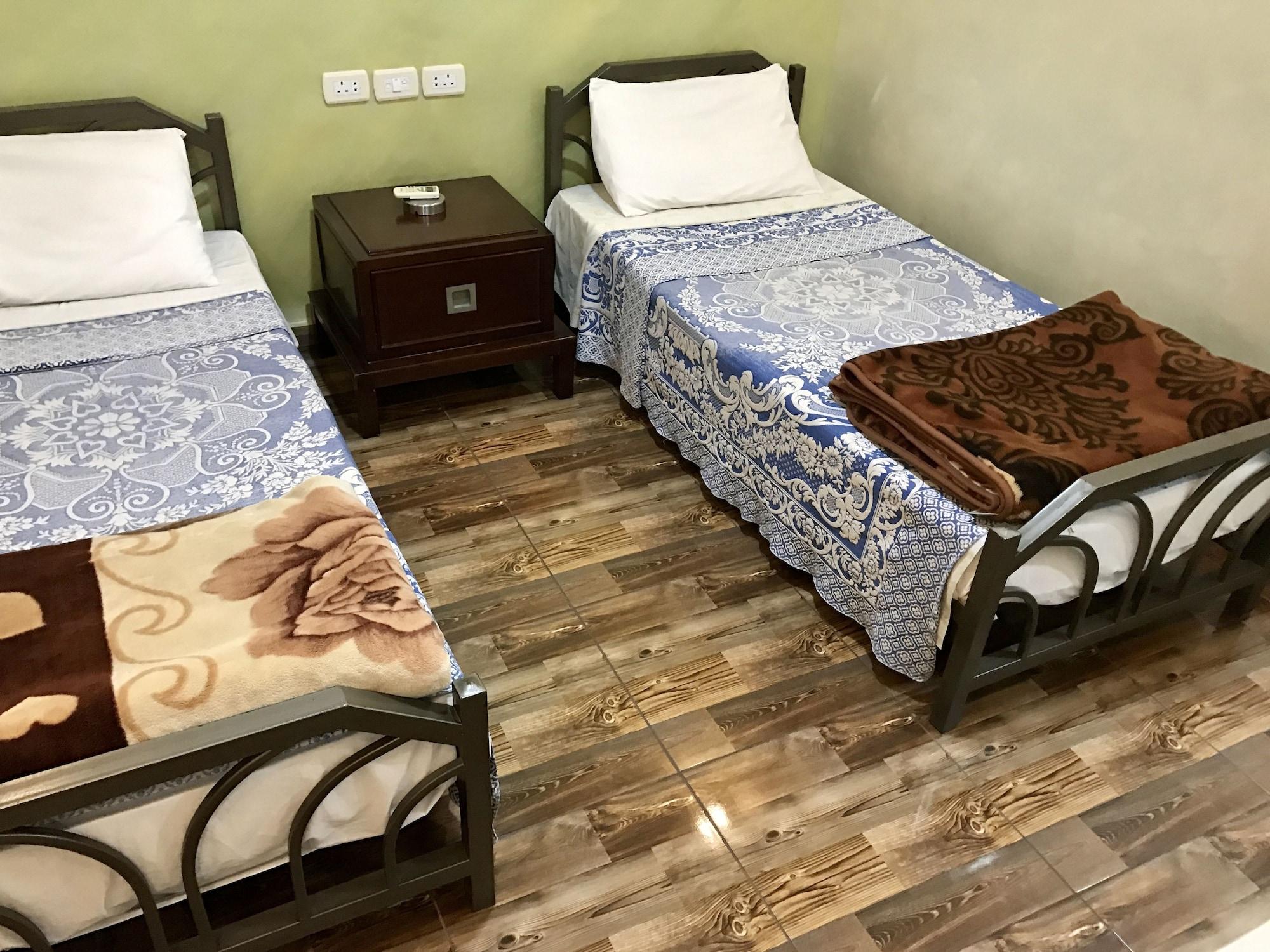 Sun Rise Hotel & Hostel & Tours Аман Екстериор снимка
