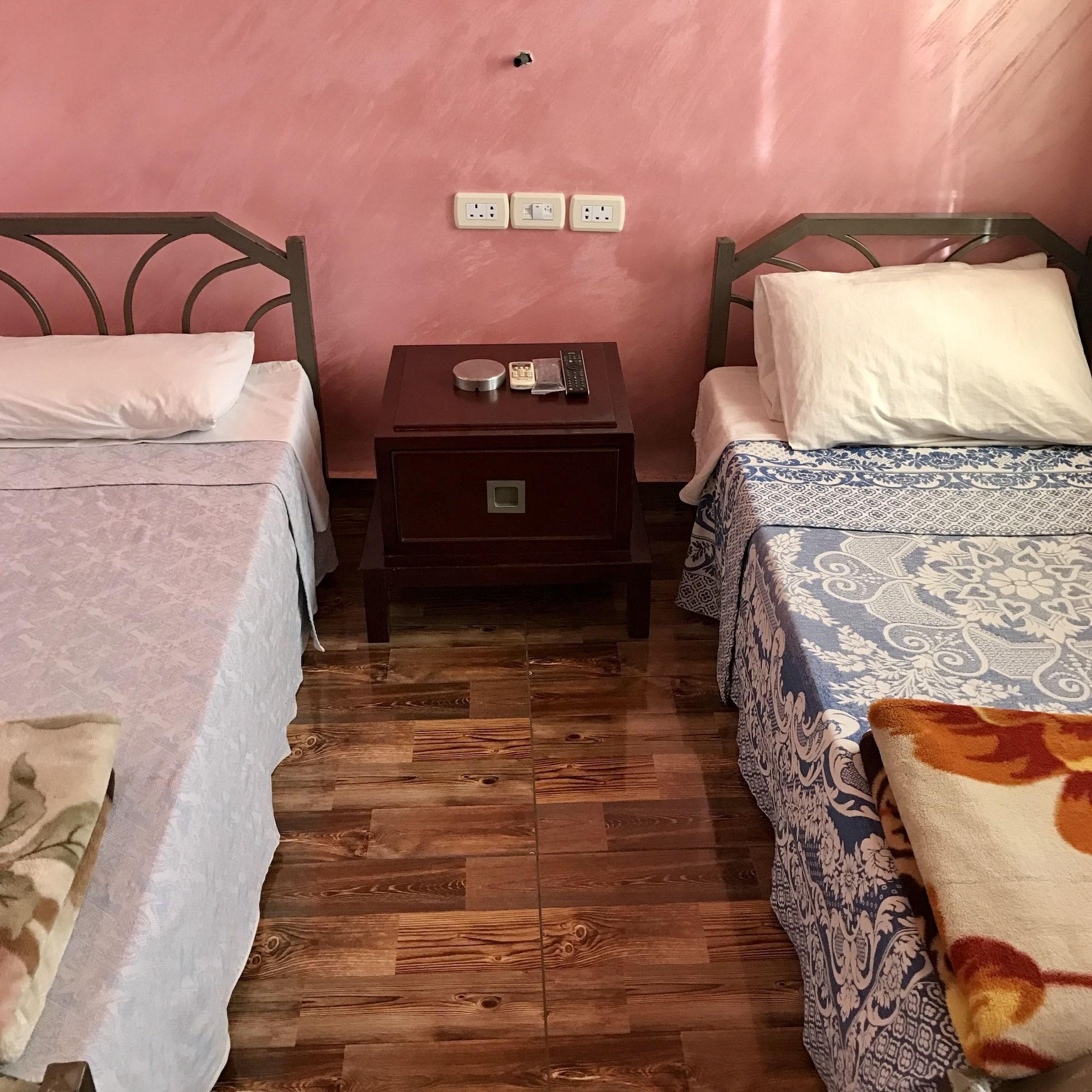 Sun Rise Hotel & Hostel & Tours Аман Екстериор снимка