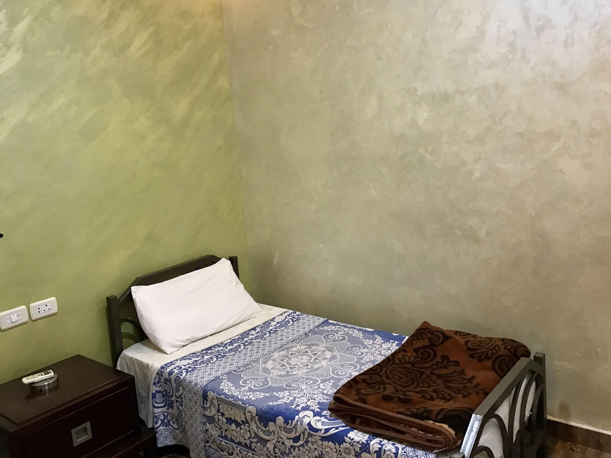 Sun Rise Hotel & Hostel & Tours Аман Екстериор снимка