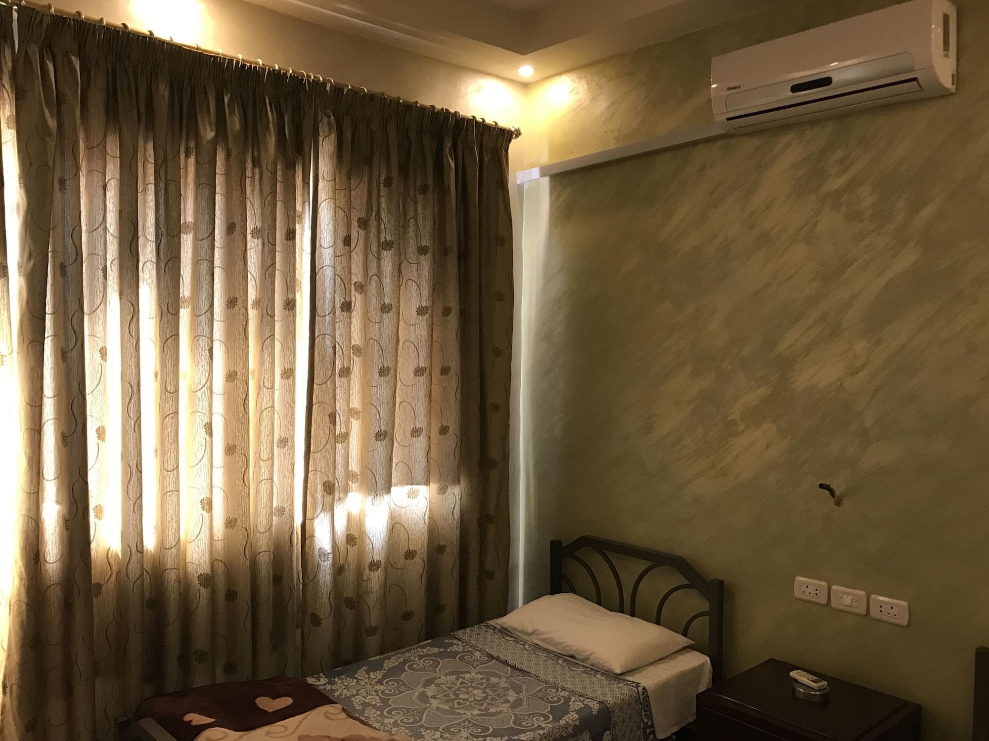 Sun Rise Hotel & Hostel & Tours Аман Екстериор снимка