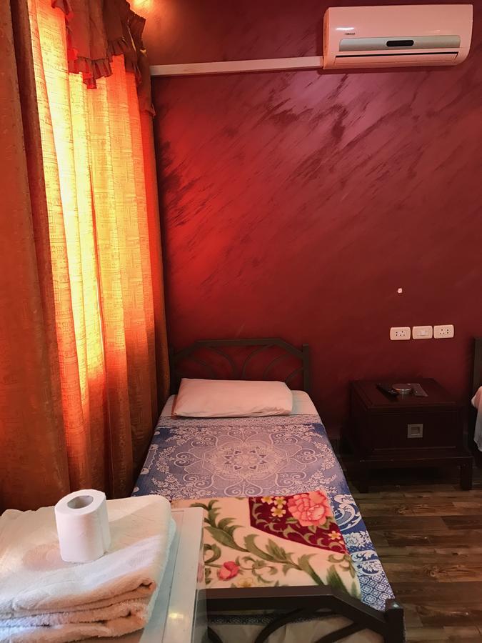 Sun Rise Hotel & Hostel & Tours Аман Екстериор снимка