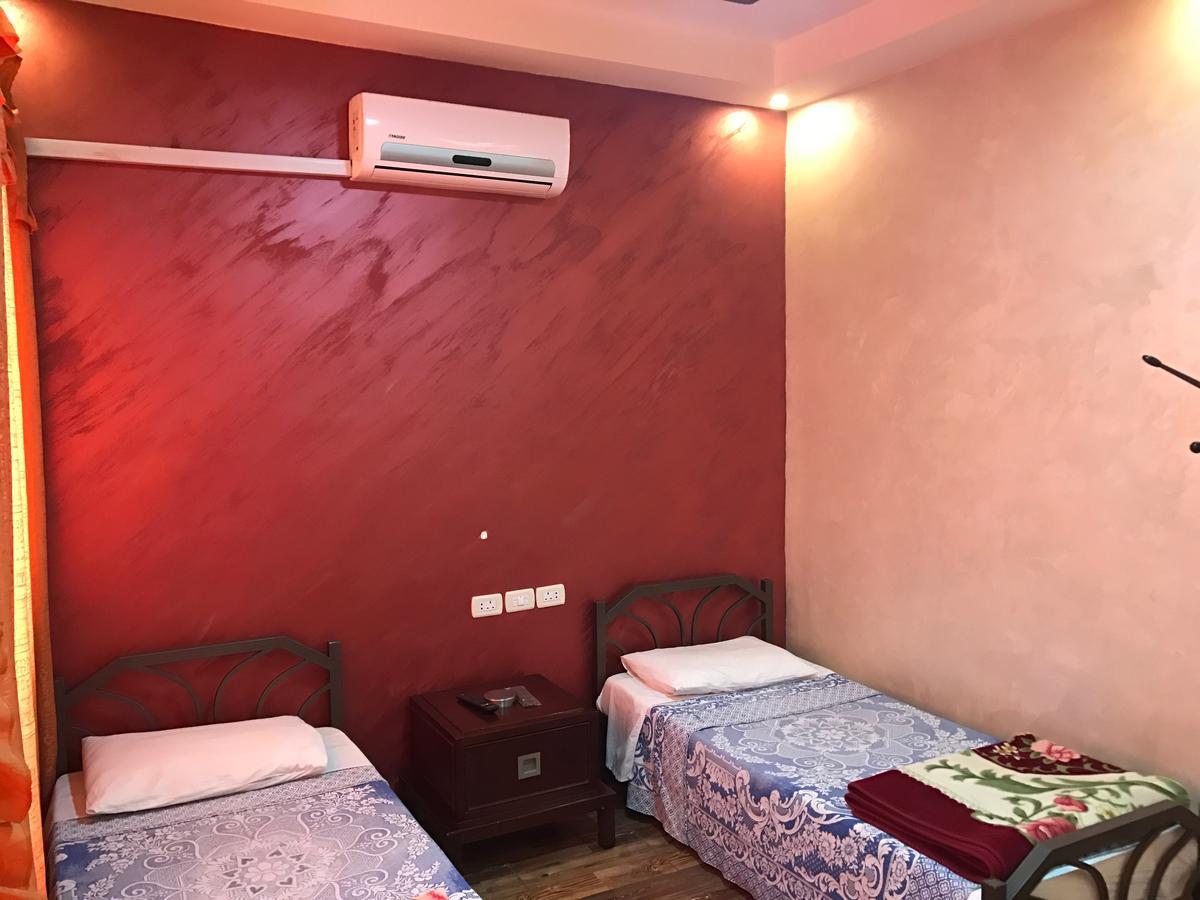Sun Rise Hotel & Hostel & Tours Аман Екстериор снимка