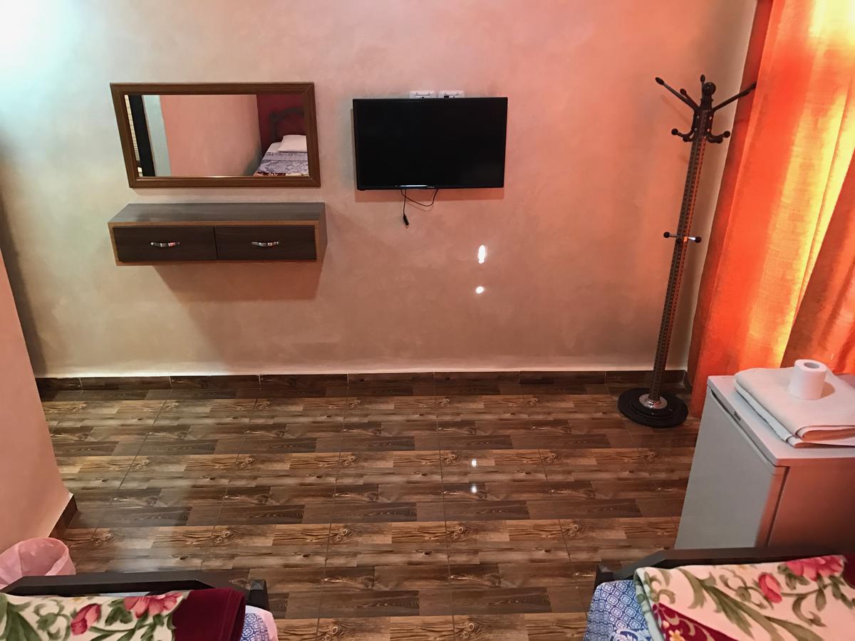 Sun Rise Hotel & Hostel & Tours Аман Екстериор снимка