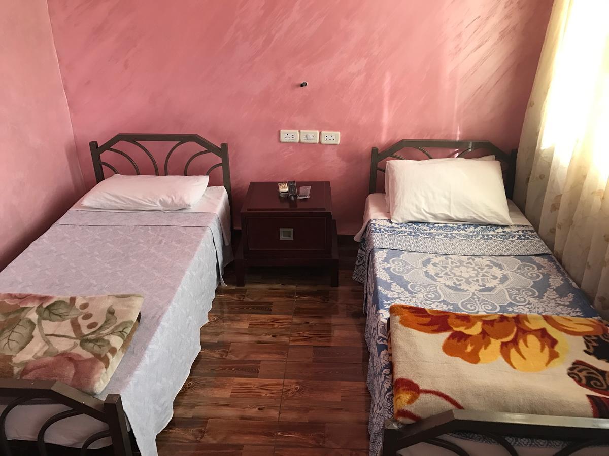 Sun Rise Hotel & Hostel & Tours Аман Екстериор снимка