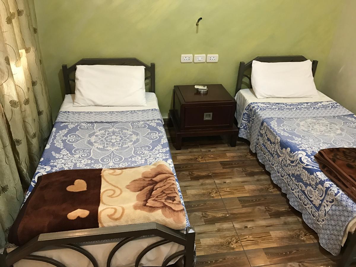 Sun Rise Hotel & Hostel & Tours Аман Екстериор снимка