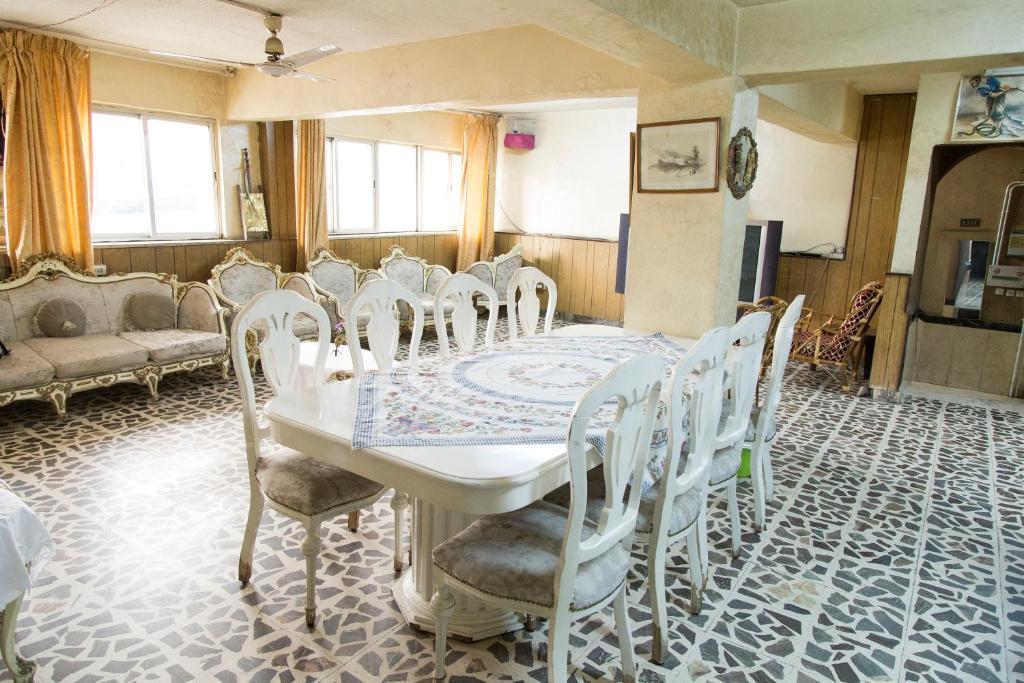 Sun Rise Hotel & Hostel & Tours Аман Екстериор снимка