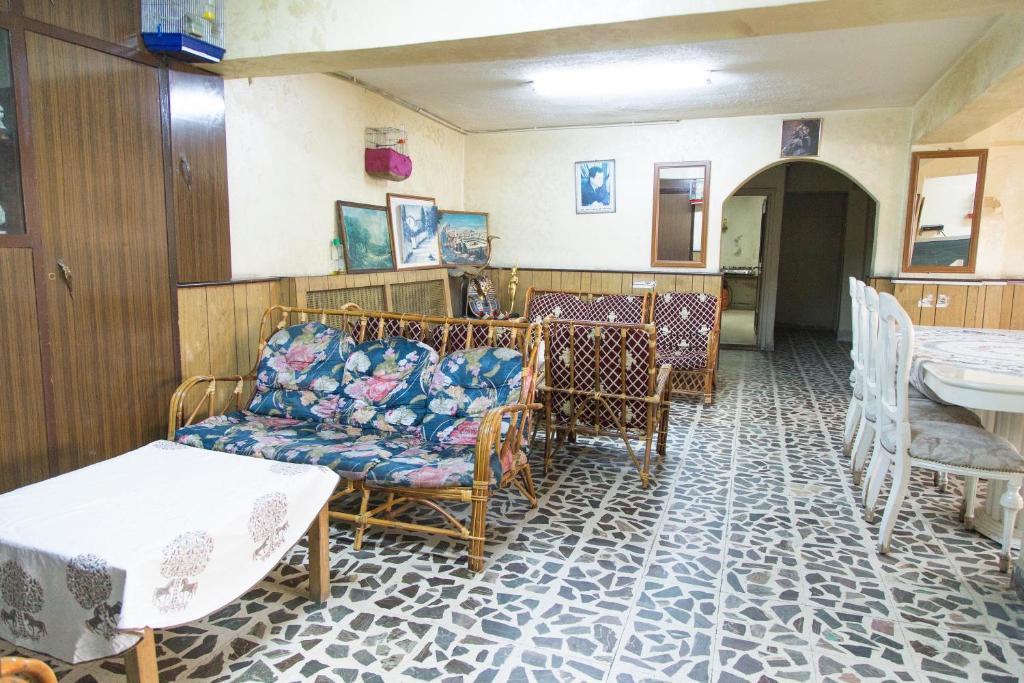 Sun Rise Hotel & Hostel & Tours Аман Екстериор снимка