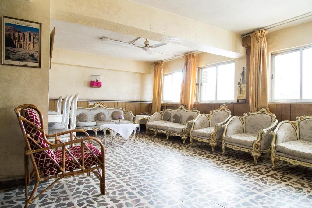 Sun Rise Hotel & Hostel & Tours Аман Екстериор снимка