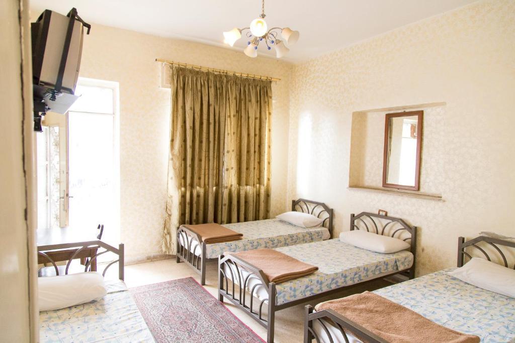 Sun Rise Hotel & Hostel & Tours Аман Екстериор снимка