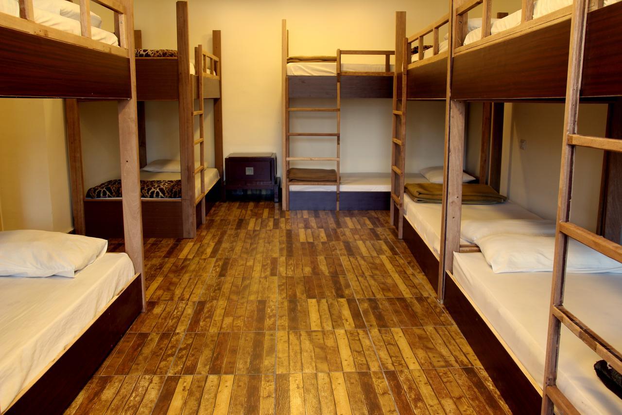 Sun Rise Hotel & Hostel & Tours Аман Екстериор снимка