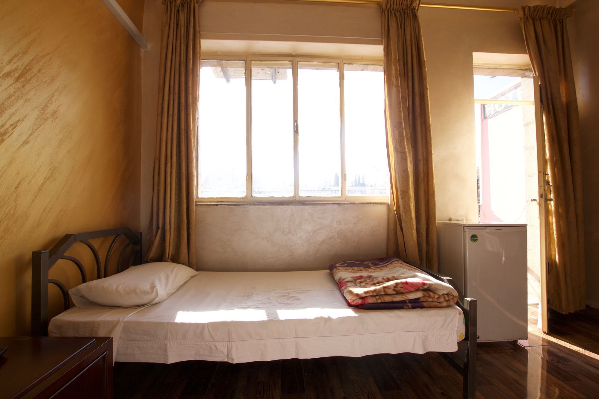 Sun Rise Hotel & Hostel & Tours Аман Екстериор снимка