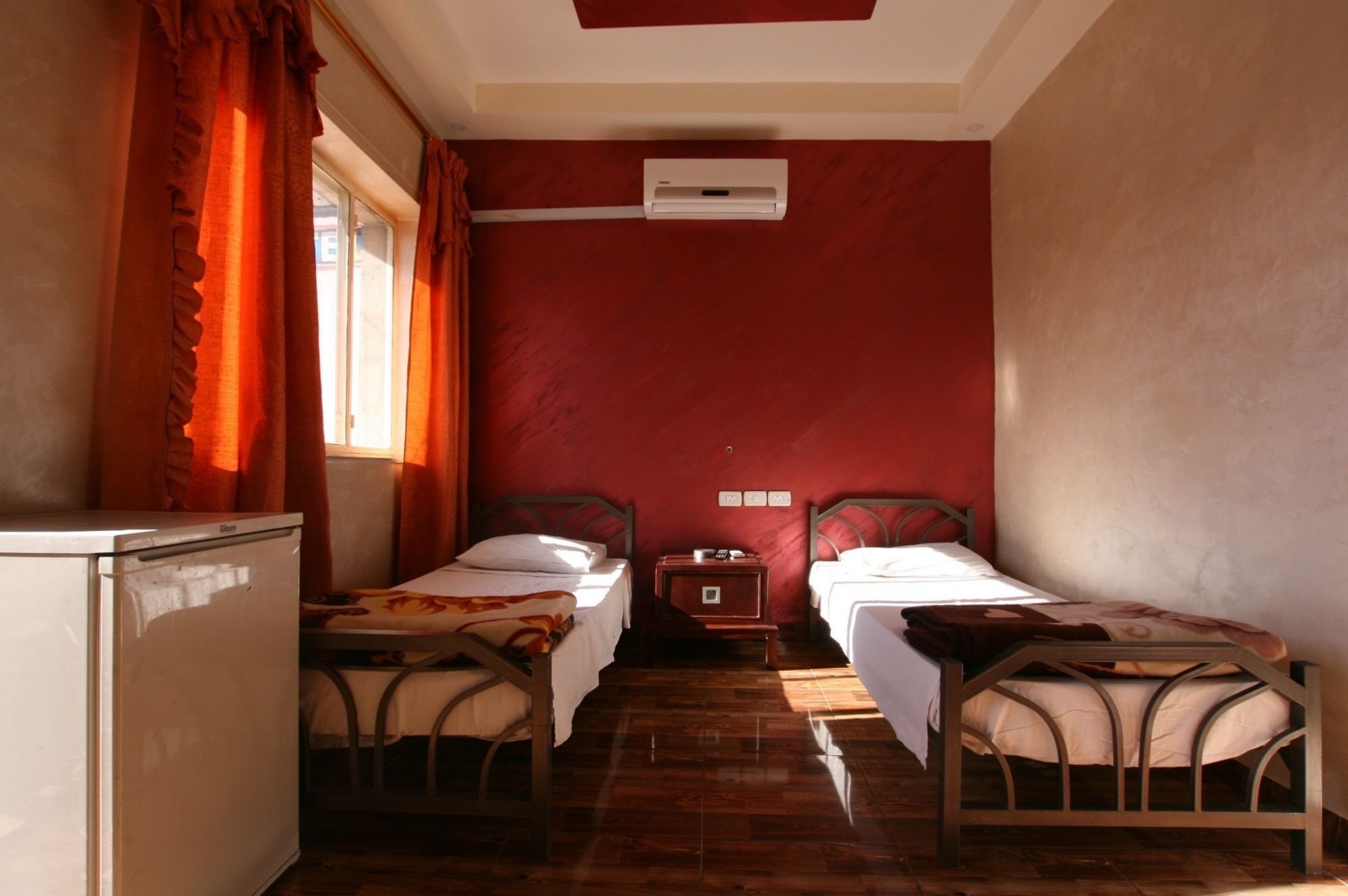 Sun Rise Hotel & Hostel & Tours Аман Екстериор снимка